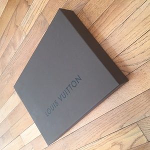 Louis Vuitton Box with Free Ribbon, Tag
